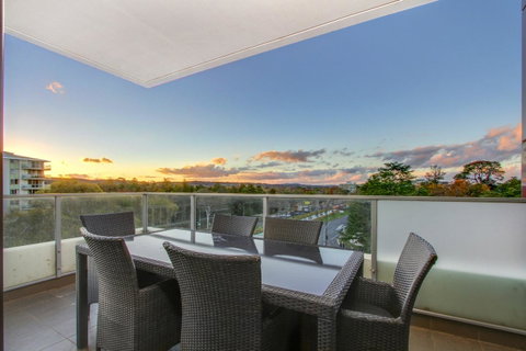 IQ Smart Apartments 704 Braddon ACT - Tourism Adelaide 7