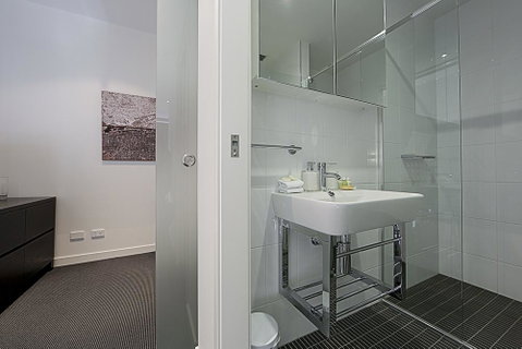 Mode 220 Braddon ACT - Tourism Adelaide 7