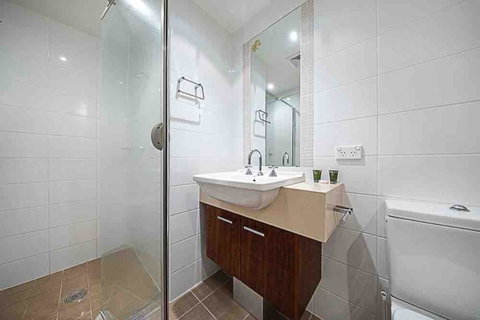 Spacious 1BR Stylish New Acton Apartment +Parking - Tourism Adelaide 17