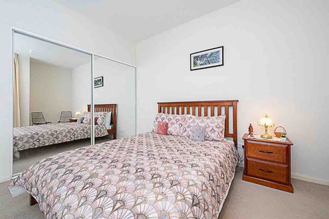 Spacious 1BR Stylish New Acton Apartment +Parking - Tourism Adelaide 21