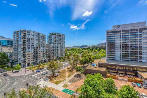 Spacious 1BR Stylish New Acton Apartment +Parking - Tourism Adelaide 18
