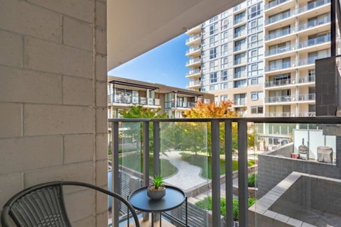 Spacious 1BR Stylish New Acton Apartment +Parking - Tourism Adelaide 23
