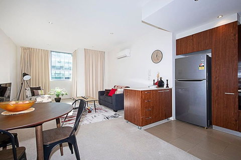 Spacious 1BR Stylish New Acton Apartment +Parking - Tourism Adelaide 8