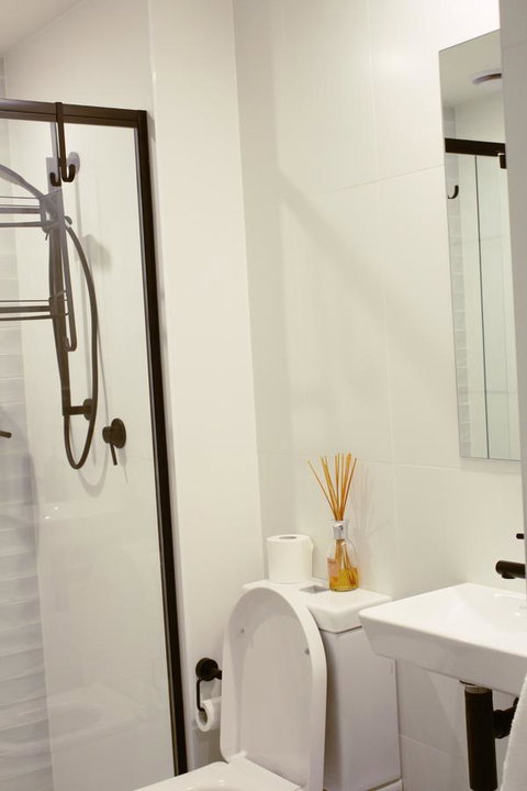 Stylish, Modern, Cute As A Button - Braddon CBD - Tourism Adelaide 6