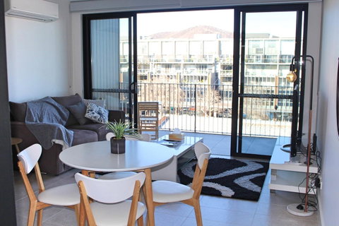 Stylish, Modern, Cute As A Button - Braddon CBD - Tourism Adelaide 5