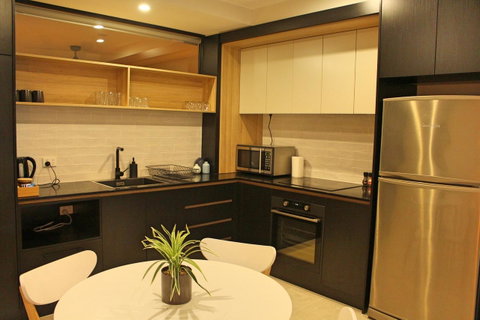 Stylish, Modern, Cute As A Button - Braddon CBD - Tourism Adelaide 0