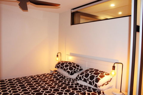 Stylish, Modern, Cute As A Button - Braddon CBD - Tourism Adelaide 11