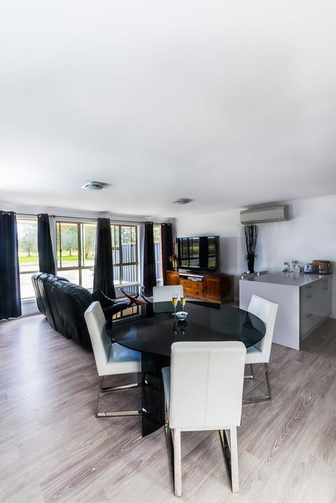 Lure Bed And Breakfast - Tourism Adelaide 1