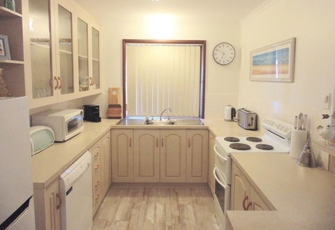 Baronet B & B - Tourism Adelaide 8