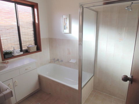 Baronet B & B - Tourism Adelaide 13