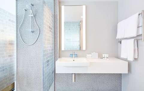 Holiday Inn Express Adelaide City Centre, An IHG Hotel - Tourism Adelaide 4