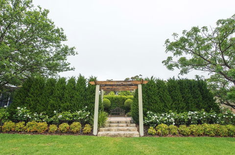 S T U D I O 22 Peaceful Retreat With Garden Views - Tourism Adelaide 10