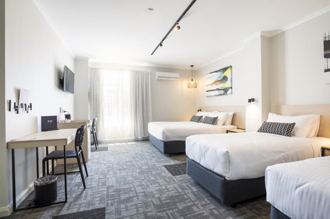 Nightcap At Finsbury Hotel - Tourism Adelaide 1