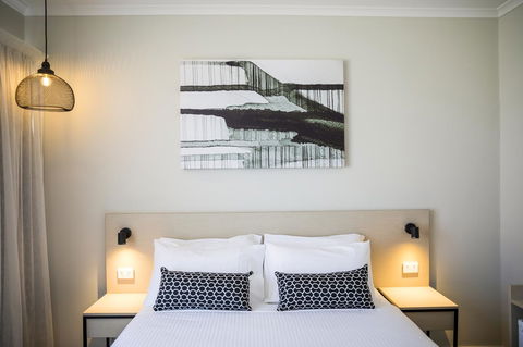 Nightcap At Finsbury Hotel - Tourism Adelaide 24