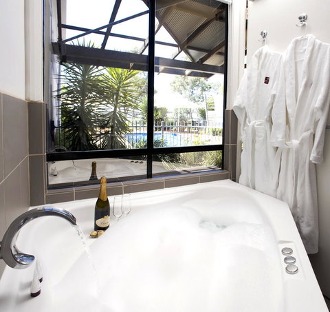 Majestic Oasis Apartments - Tourism Adelaide 9