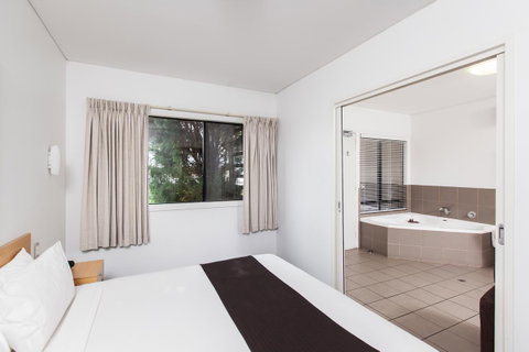 Majestic Oasis Apartments - Tourism Adelaide 20
