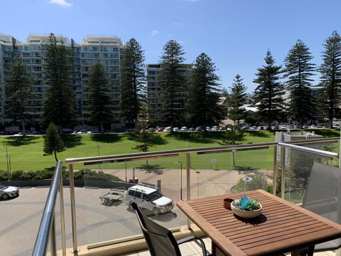 Luxury Beachside Accomodation - Tourism Adelaide 0