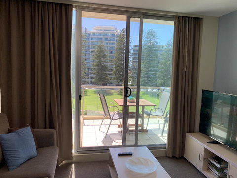 Luxury Beachside Accomodation - Tourism Adelaide 4