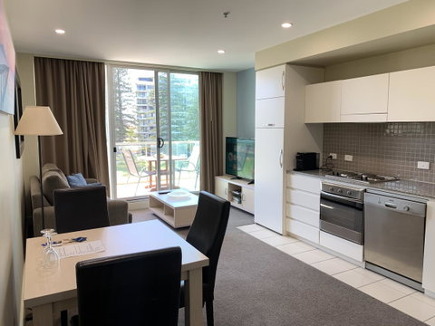 Luxury Beachside Accomodation - Tourism Adelaide 1