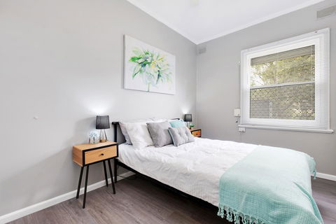 Cute And Cosy - Events, Workers, Getaways - Tourism Adelaide 4
