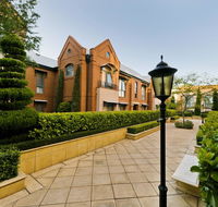 Majestic Old Lion Apartments - Tourism Adelaide