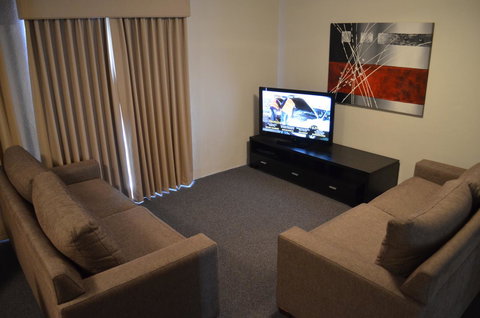 Arkana Motor Inn & Terrace Apartments - Tourism Adelaide 4