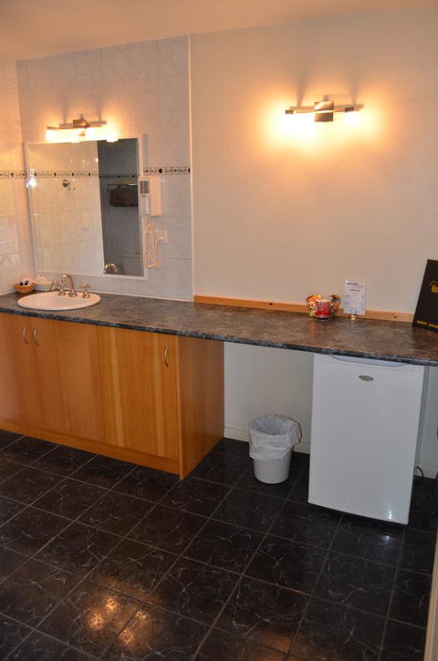 Arkana Motor Inn & Terrace Apartments - Tourism Adelaide 37