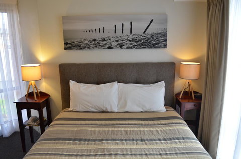 Arkana Motor Inn & Terrace Apartments - Tourism Adelaide 5