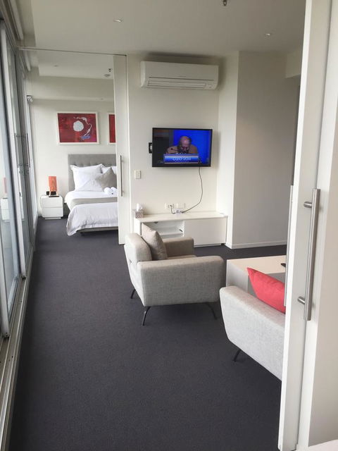 Tasha\'s Apartments On Warwick - Tourism Adelaide 4