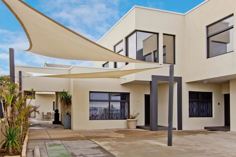 Atlantic West Beach Apartments - Tourism Adelaide 0