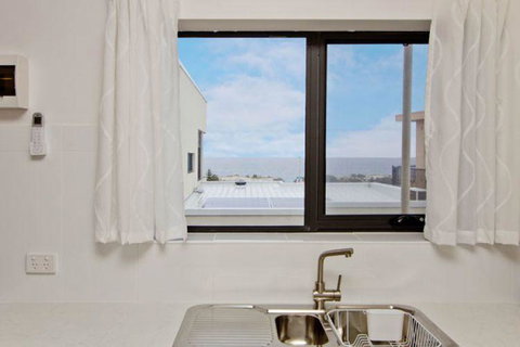 Atlantic West Beach Apartments - Tourism Adelaide 12