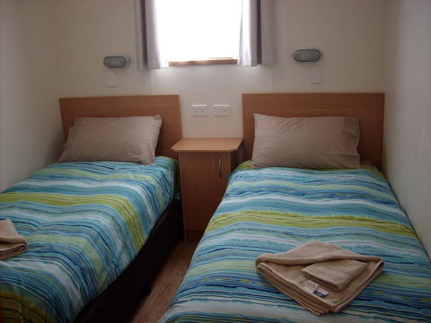 Jacko's Holiday Cabins - Tourism Adelaide 6