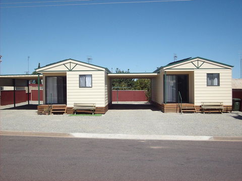 Jacko's Holiday Cabins - Tourism Adelaide 0