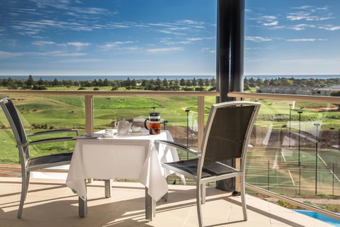 Lady Bay Hotel - Tourism Adelaide 1