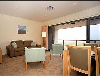 Lady Bay Hotel - Tourism Adelaide 6