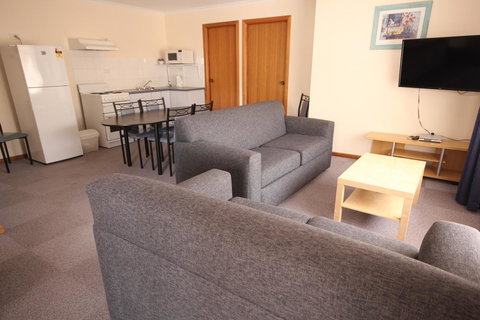 Port Vincent Motel & Apartments - Tourism Adelaide 15