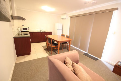 Port Vincent Motel & Apartments - Tourism Adelaide 4