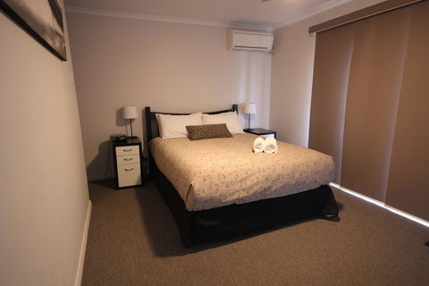 Port Vincent Motel & Apartments - Tourism Adelaide 9