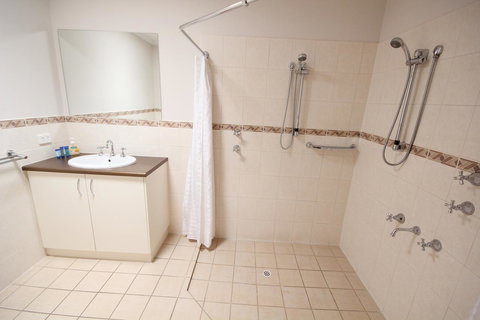 Port Vincent Motel & Apartments - Tourism Adelaide 3