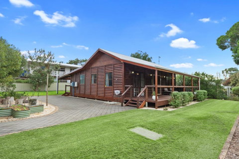 The Log Cabin - 47 Jetty Road - Tourism Adelaide 13
