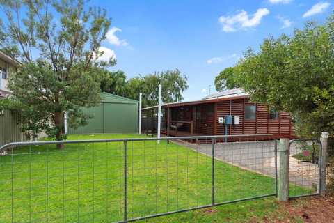 The Log Cabin - 47 Jetty Road - Tourism Adelaide 6