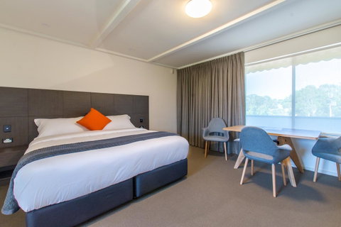 Mick O\'Sheas - Tourism Adelaide 16