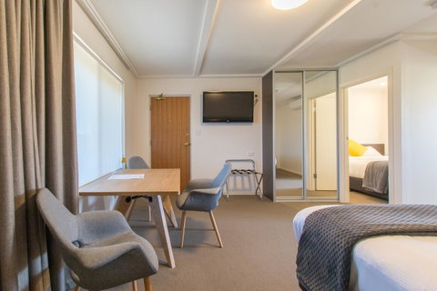 Mick O\'Sheas - Tourism Adelaide 5