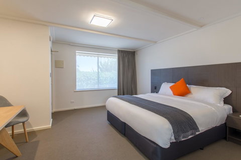 Mick O\'Sheas - Tourism Adelaide 9