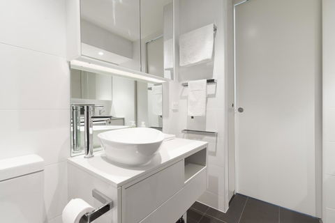 Ther-Rich Elegant 1BR Apartment In Walkerville - Tourism Adelaide 21
