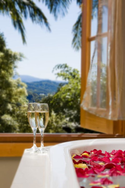 SummerHills Retreat Byron Bay - Tourism Adelaide 6