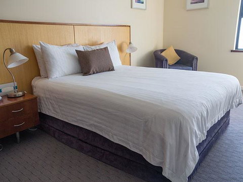 Ocean Beach Hotel - Tourism Adelaide 0