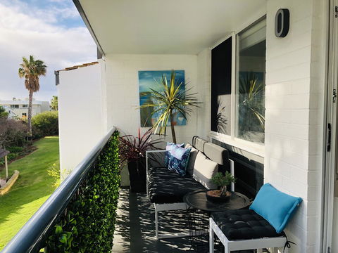 West Beach Lagoon 220 Stylish And Cozy - Tourism Adelaide 7