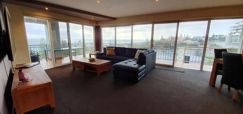 Ocean View-breath Taking Views, Amazing Facilities - Tourism Adelaide 11