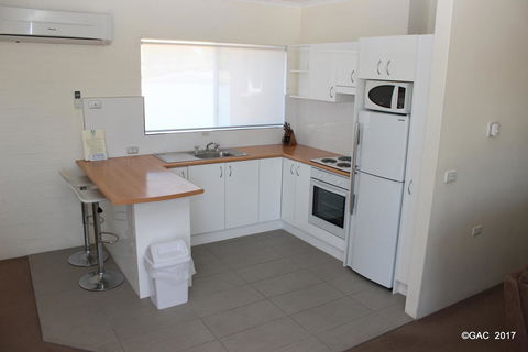 Mollymook Cove Apartments - Tourism Adelaide 12